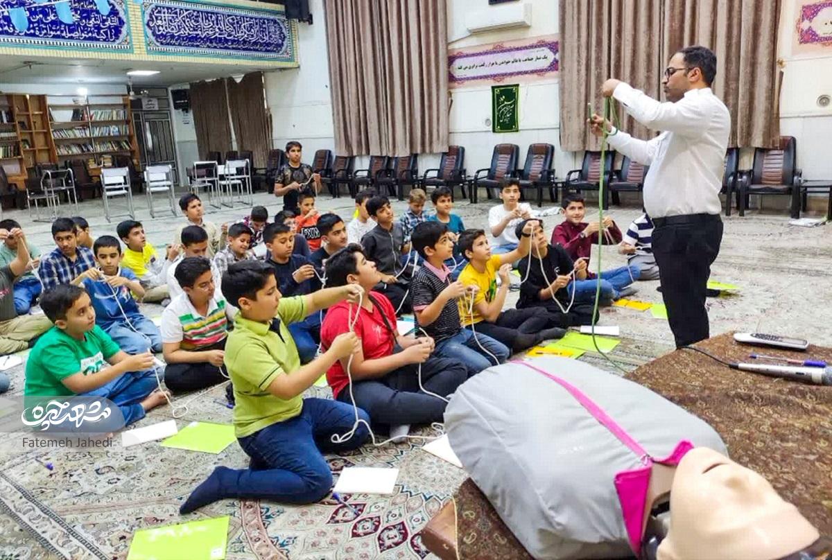 نوجوانان کانون رویش امروز به مسائل کشور آگاه هستند نوجوانان کانون رویش امروز به مسائل کشور آگاه هستند