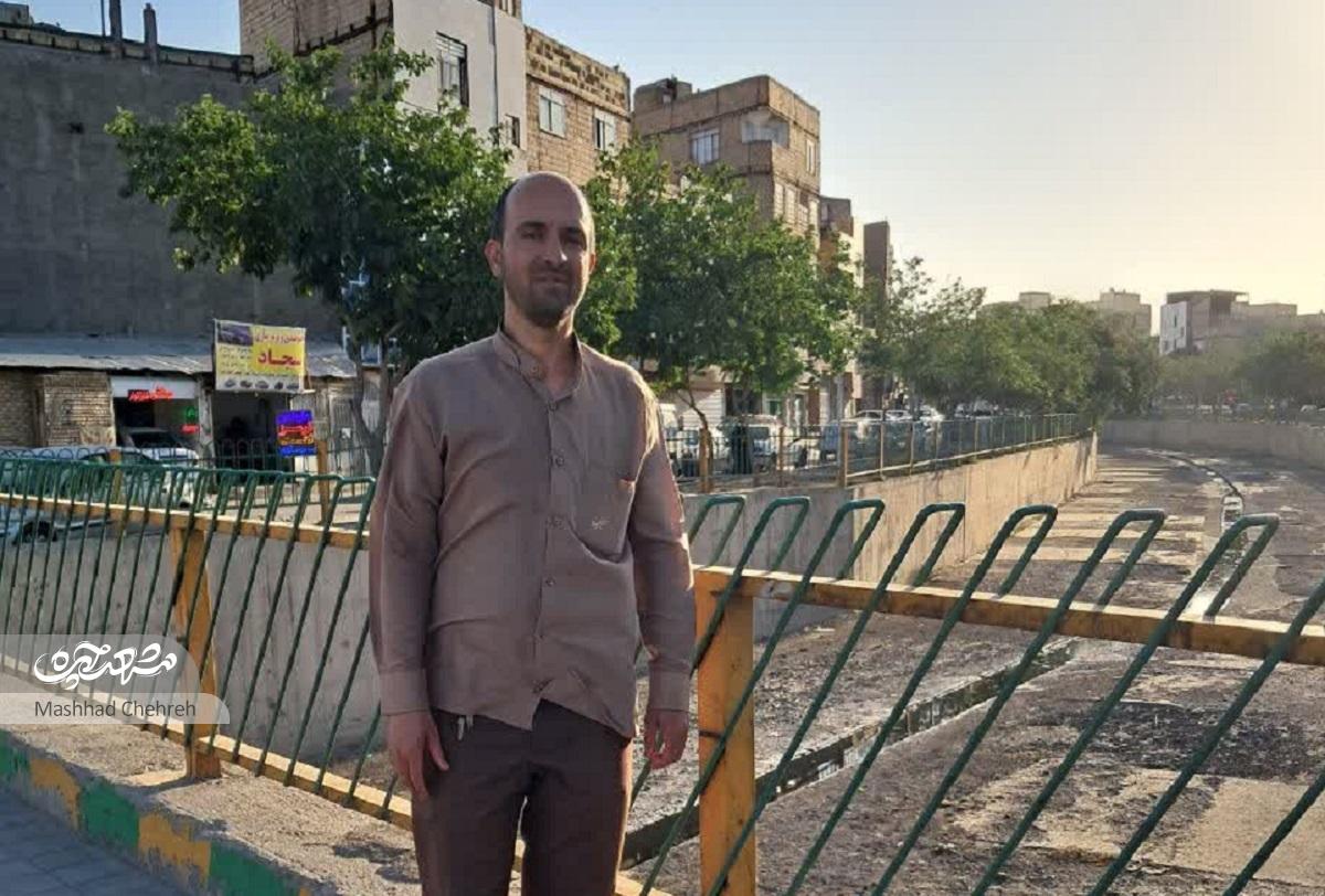 کلوخبازی در زمینهای خاکی شهرک حجت(عج) کلوخبازی در زمینهای خاکی شهرک حجت(عج)