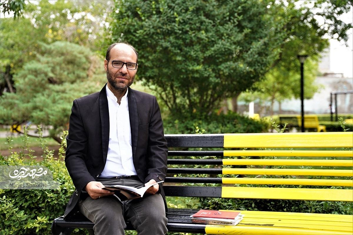پختگی شعرهای محمدجواد منوچهری پای کوره