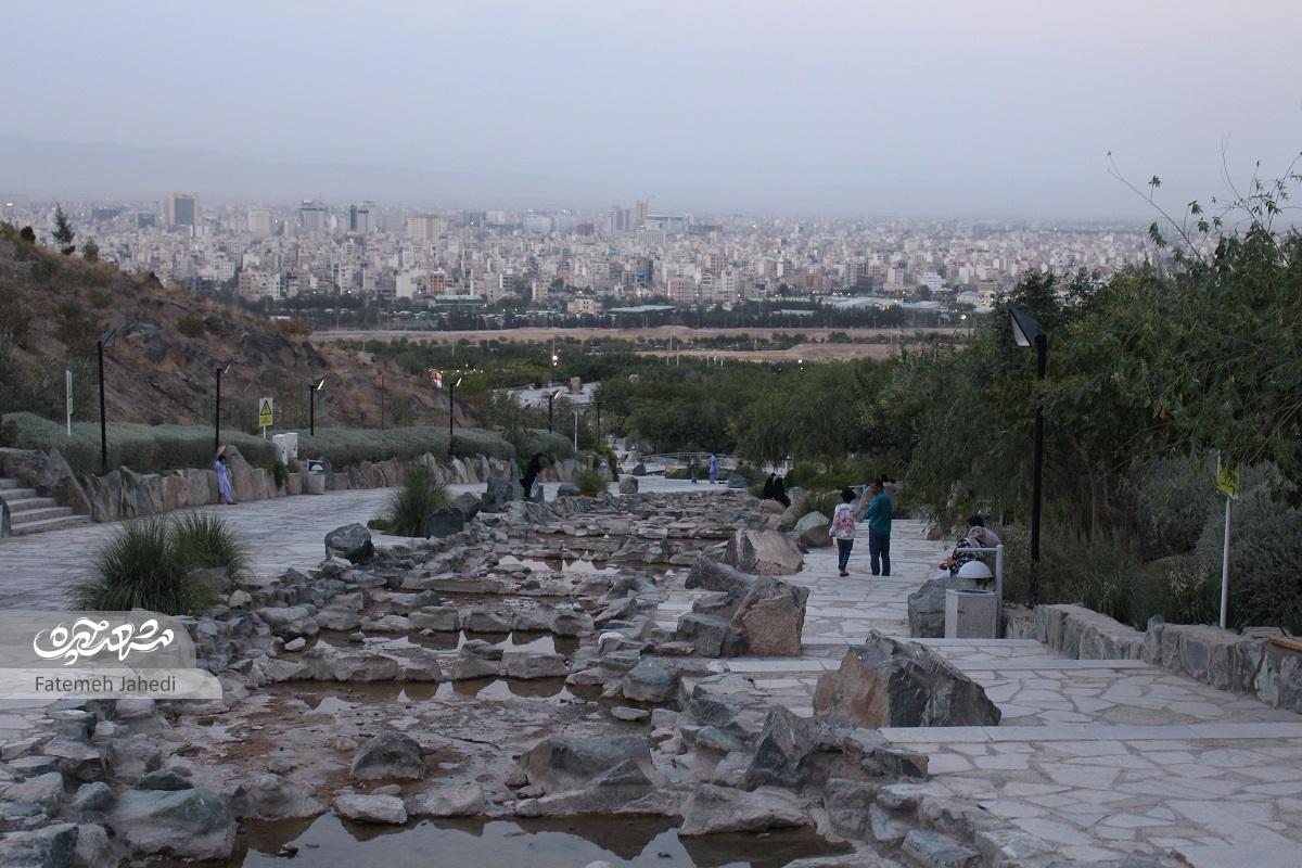 کوهشار، چشماندازی بکر رو به شهر کوهشار، چشماندازی بکر رو به شهر