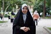 فاطمه زرنگ سابقه اجرا در برنامه‌های زنده را دارد