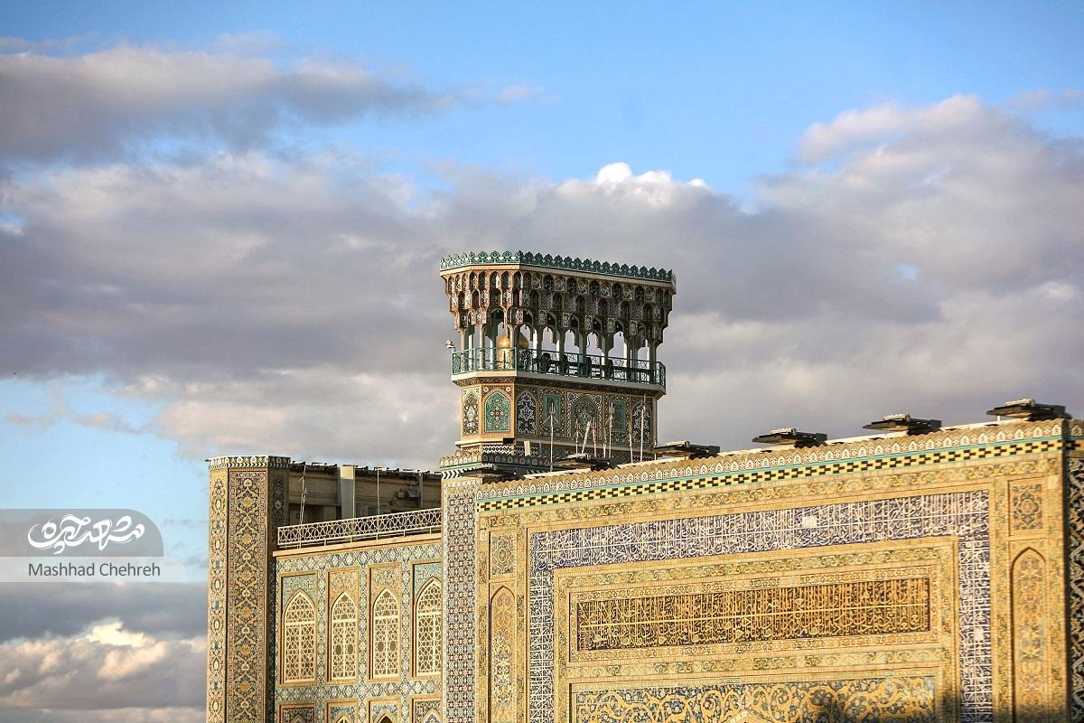 روزگار یکی از ورودی های صحن آزادی در حرم مطهر رضوی که نمایشگاه جلوههای هنر اسلامی استایوان «تلگرافخانه» و باغ کاشیهایش روزگار یکی از ورودی های صحن آزادی در حرم مطهر رضوی که نمایشگاه جلوههای هنر اسلامی استایوان «تلگرافخانه» و باغ کاشیهایش