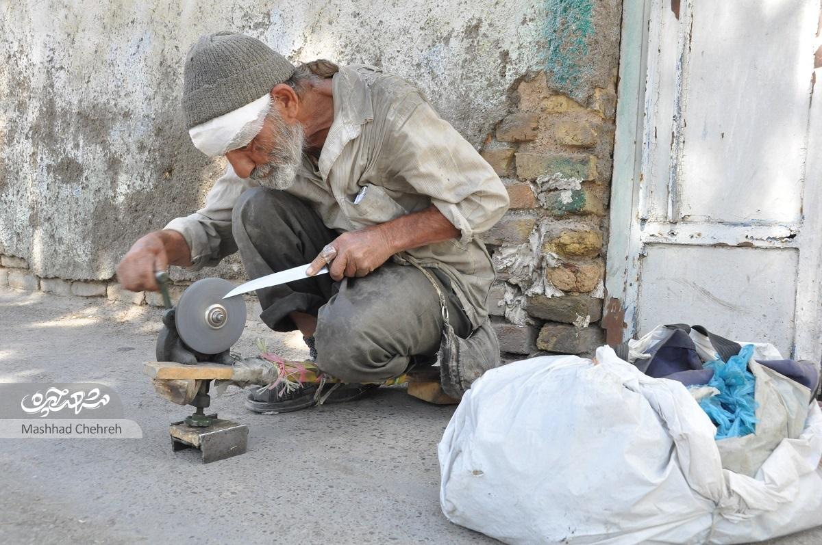 شغل فعلی عمو سیفا...، چاقوتیزکنی، شغل پیشین، خبرنگاری شغل فعلی عمو سیفا...، چاقوتیزکنی، شغل پیشین، خبرنگاری