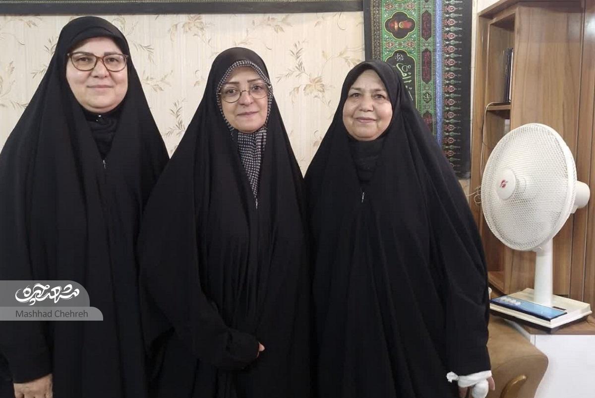اهالی کوچه قائم ۴۲ به عصمت صادق «مادر میلان» میگویند