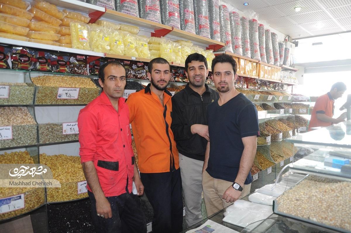 هادی فروغی‌نژاد تخمه داغ طلّاب را افتتاح کرد