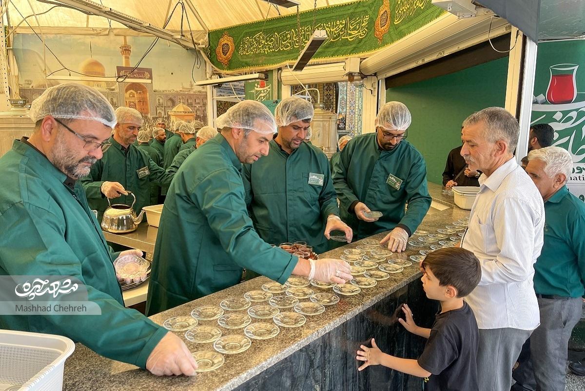 یک دریا ارادت در چایخانه صحن کوثر