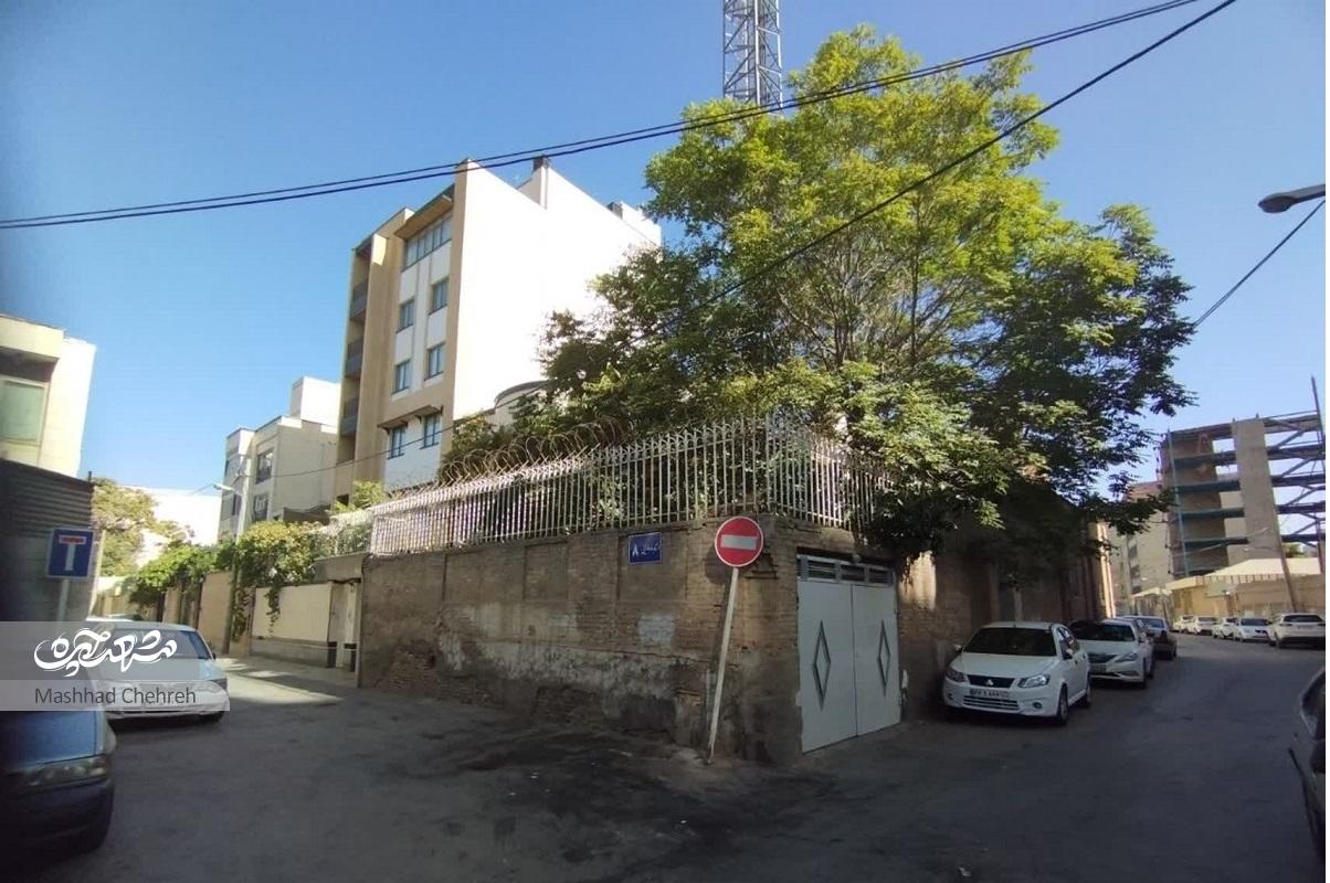 کوچه «طاهایی» روزگاری بخشی از باغهای ارگ حکومتی شهر بوده است کوچه «طاهایی» روزگاری بخشی از باغهای ارگ حکومتی شهر بوده است