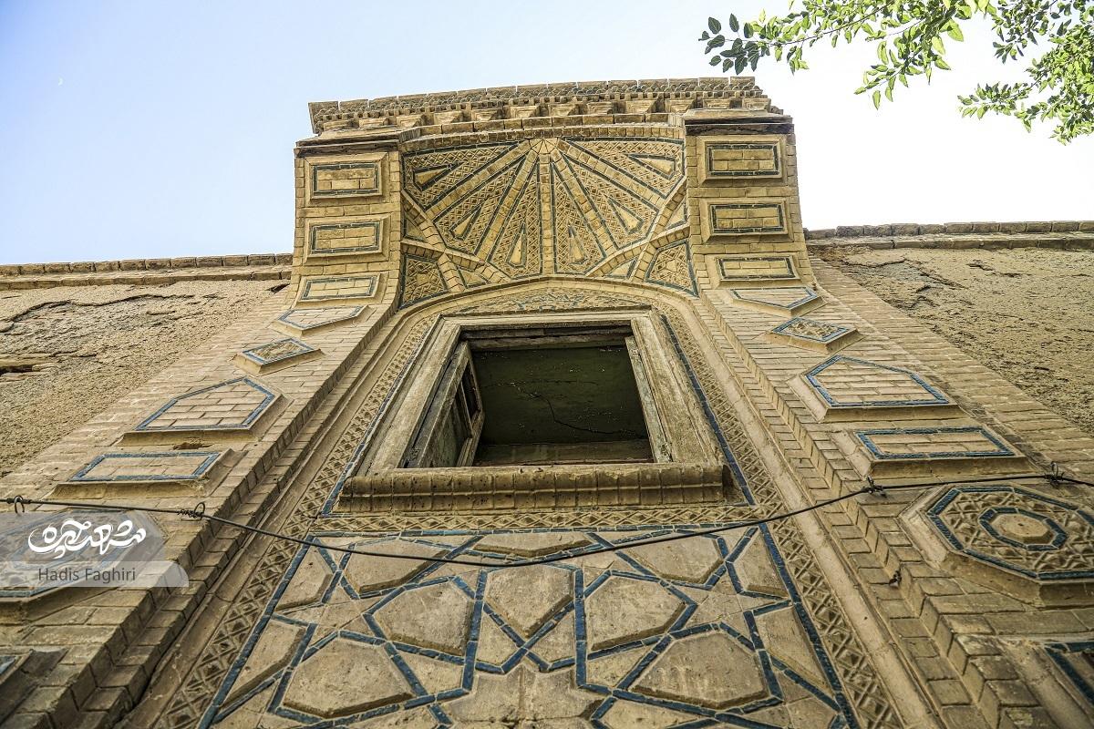 زنگ خطر نابودی خانه تاریخی اکبرزاده به صدا درآمده است