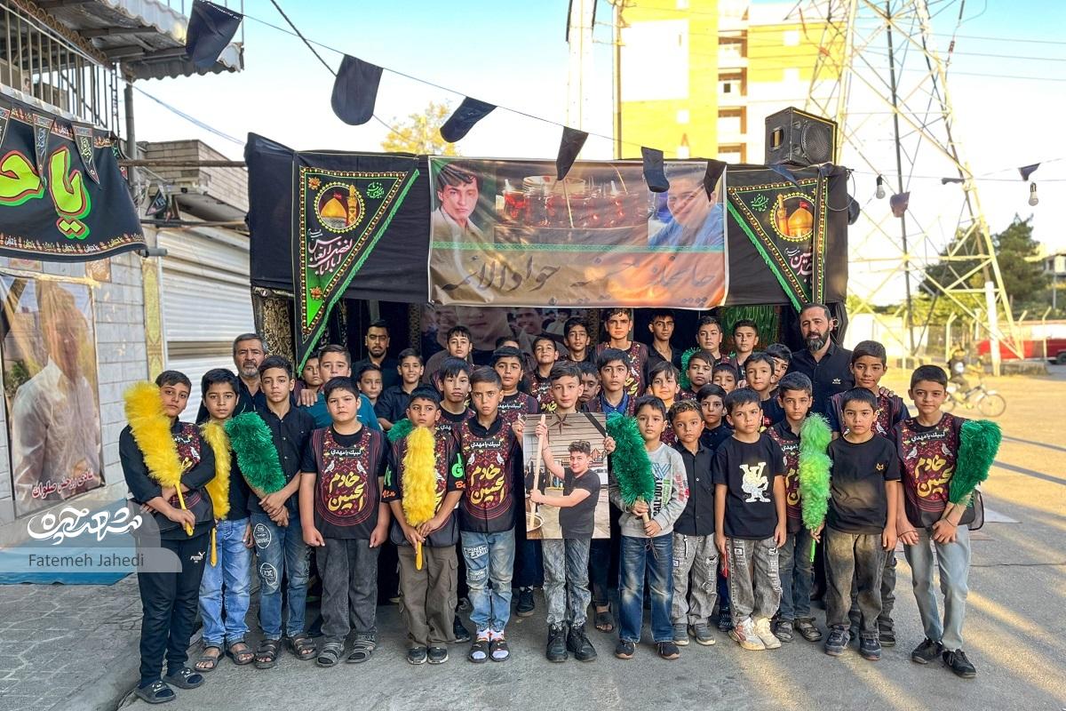 حسینیه جوادالائمه(ع) روی دست نوجوان محله می‌چرخد