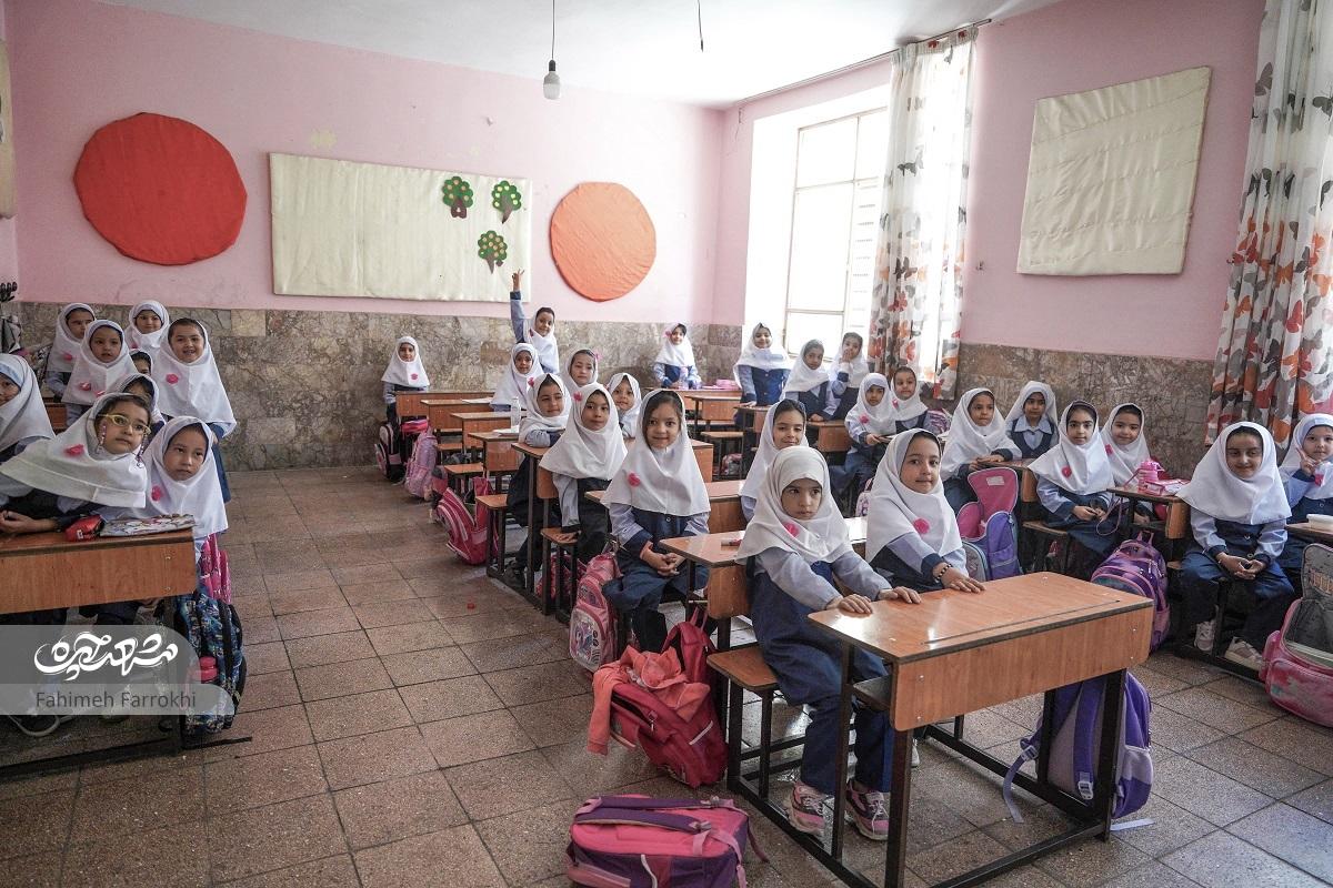 روایتی از تغییرات دبستان محله فجر که به همت مدیر نیکوکاران و والدین دانشآموزان رقم خورده استتولد دوباره «سارا» روایتی از تغییرات دبستان محله فجر که به همت مدیر نیکوکاران و والدین دانشآموزان رقم خورده استتولد دوباره «سارا»