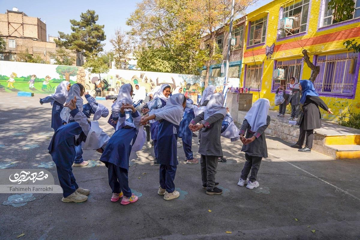روایتی از تغییرات دبستان محله فجر که به همت مدیر نیکوکاران و والدین دانشآموزان رقم خورده استتولد دوباره «سارا» روایتی از تغییرات دبستان محله فجر که به همت مدیر نیکوکاران و والدین دانشآموزان رقم خورده استتولد دوباره «سارا»