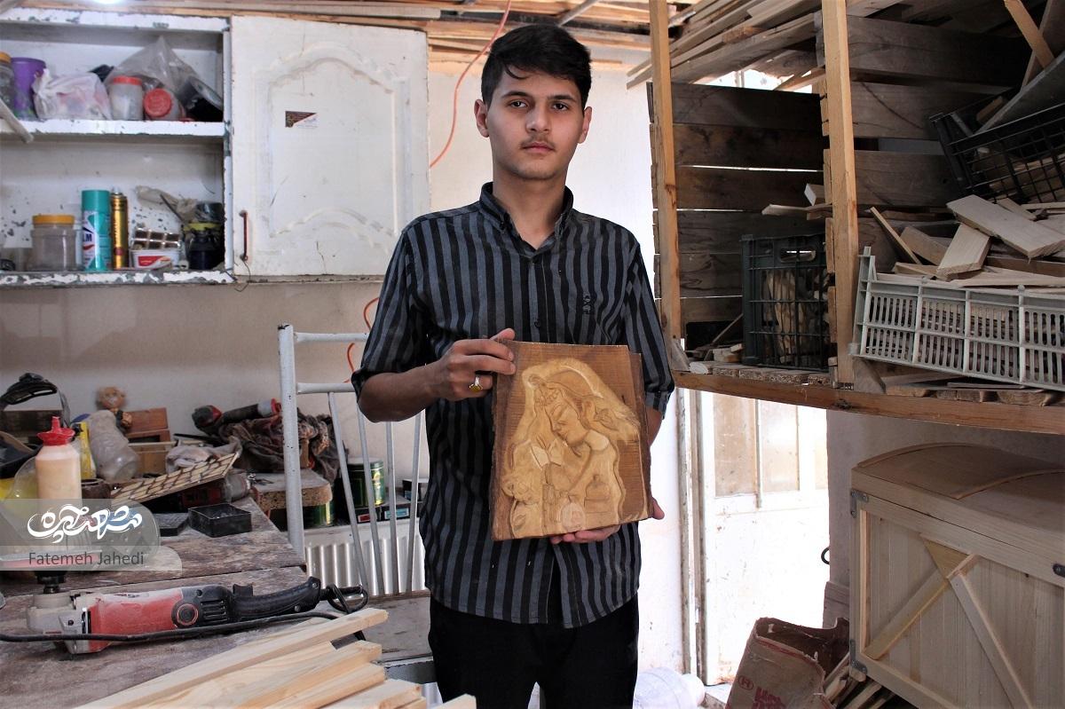 مرور خاطرات دفاع‌مقدس در کارگاه خراطی محمد الهیان