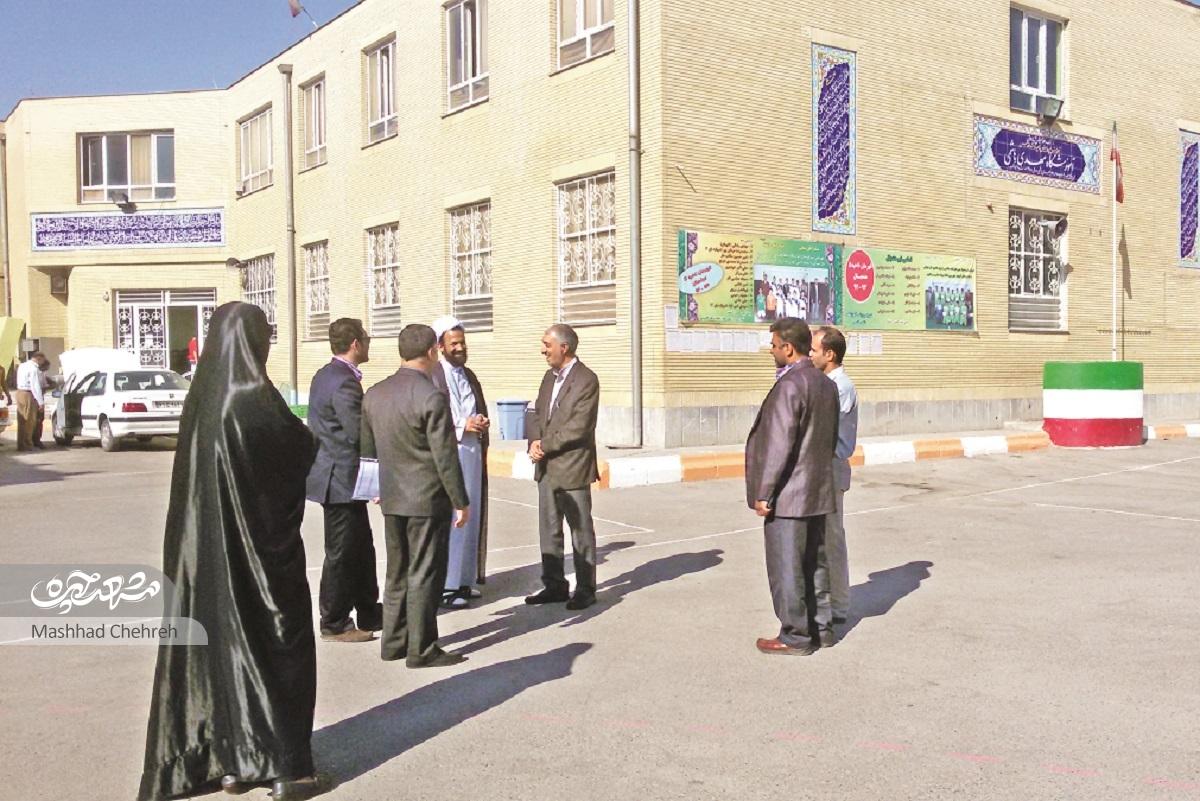 سه دهه با بچههای مدرسه جهانآرا سه دهه با بچههای مدرسه جهانآرا