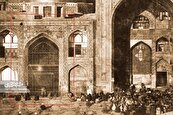 الگوی متفاوت پنجره فولاد صحن عتیق در دوره قاجار