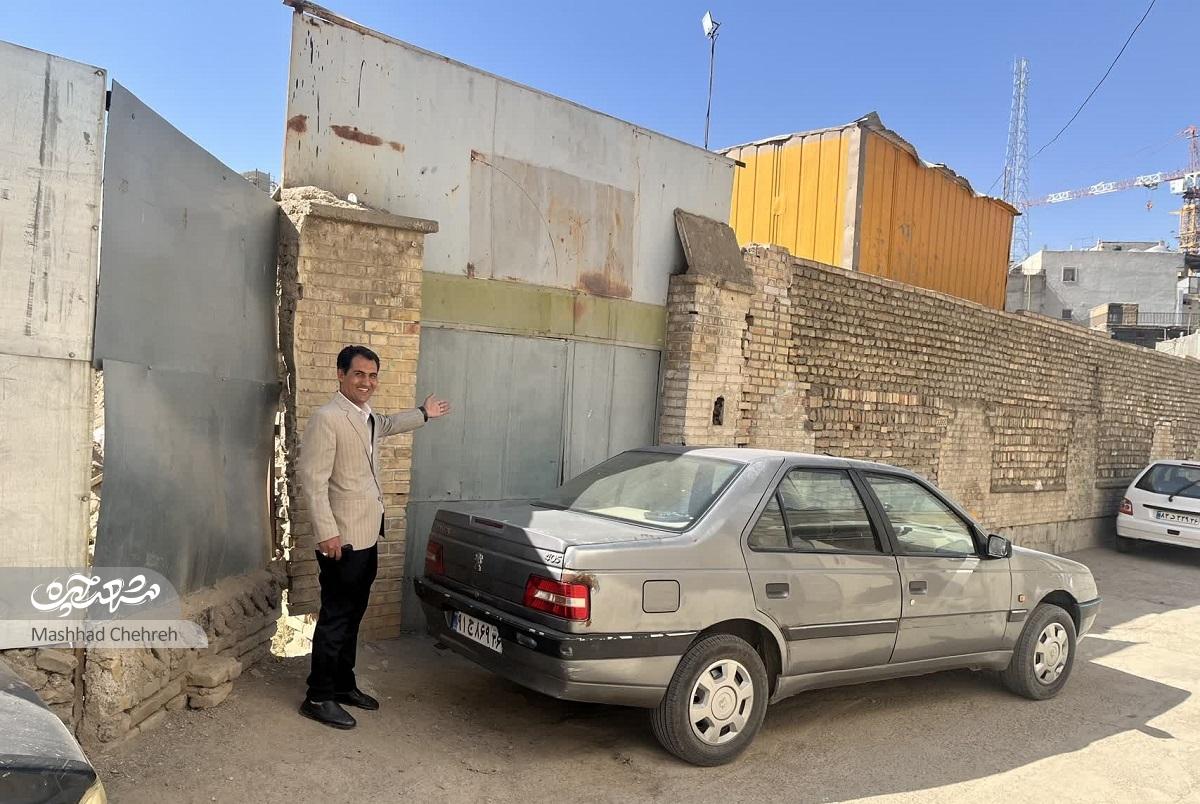 با خاطرات کودکی حمید بهنامیان در کوچه‌های عیدگاه، هم‌قدم می‌شویمدیوارها هنوز بوی رنگ می‌دهد