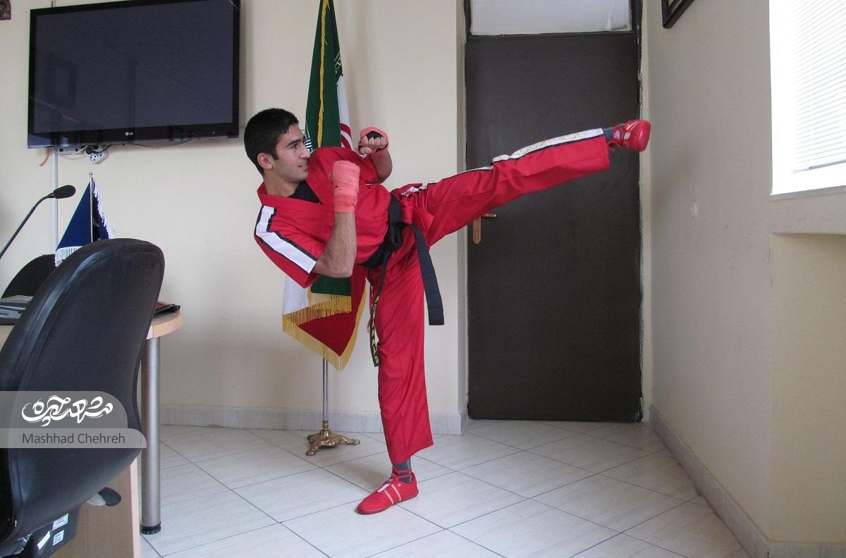 محمد خورسند قهرمان قهرمانان ایران در رشته کیک‌بوکسینگ است