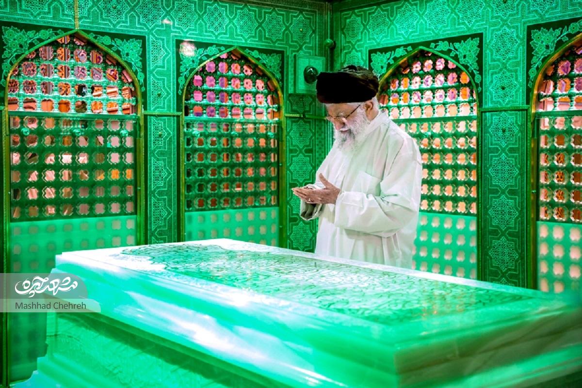 بابک مسعودی؛ هنرمندی که بیش از دو سال، تزیینات روی سنگ مضجع مطهر حضرت رضا (ع) را با دست و دل خود تراشید