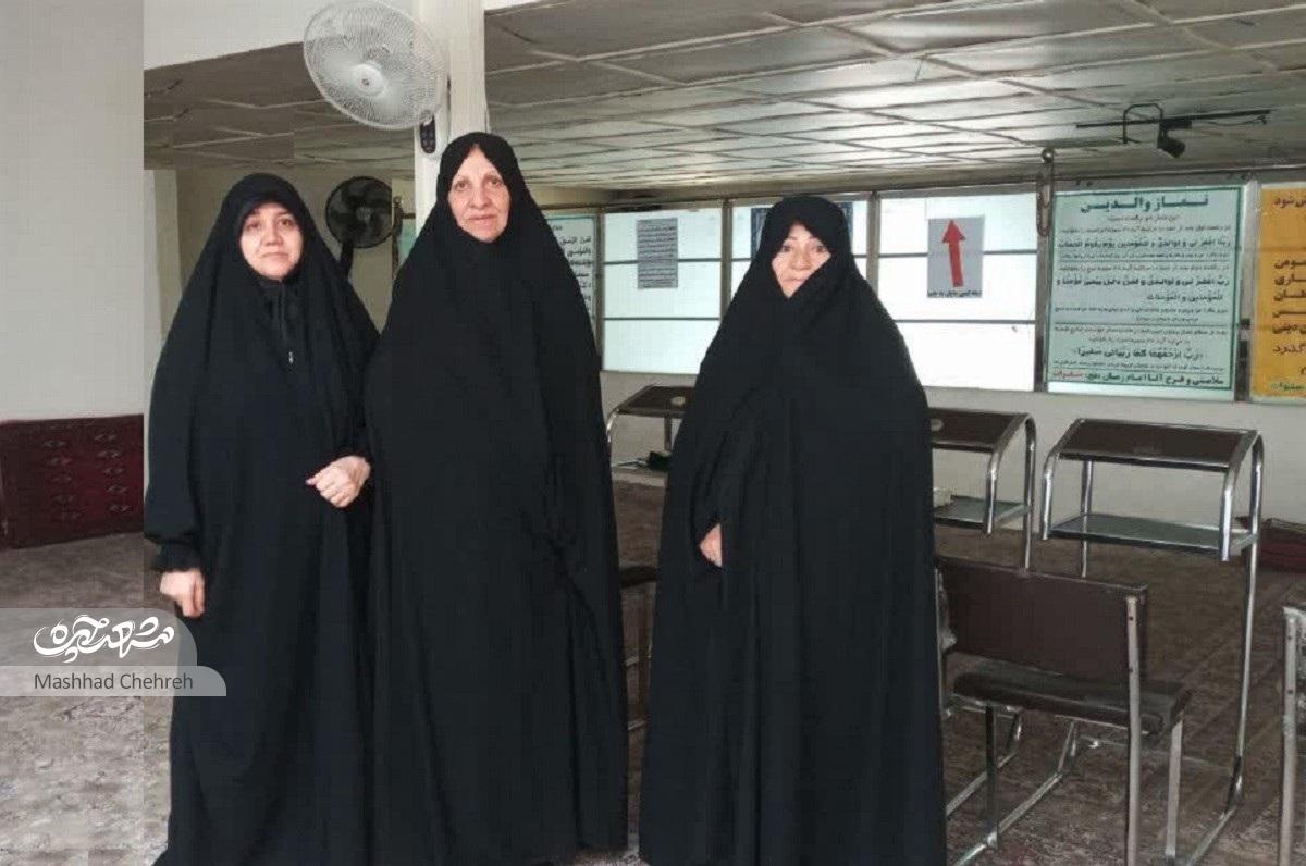 رسم همسایهداری مادربزرگها به نوهها رسید