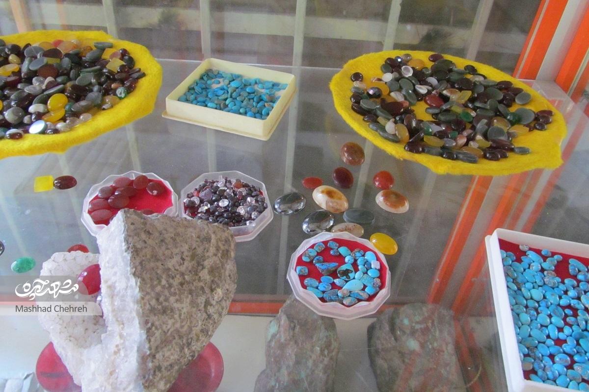 عبدالحسین و امیر روزیشان را از دل سنگ درمیآورند عبدالحسین و امیر روزیشان را از دل سنگ درمیآورند