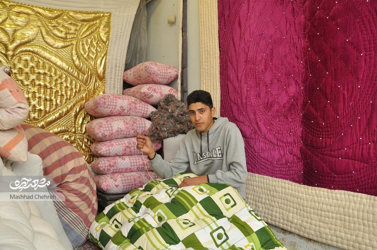 جواد اکبرپور ۲۰ساله استاد پنبه‌زنی است!