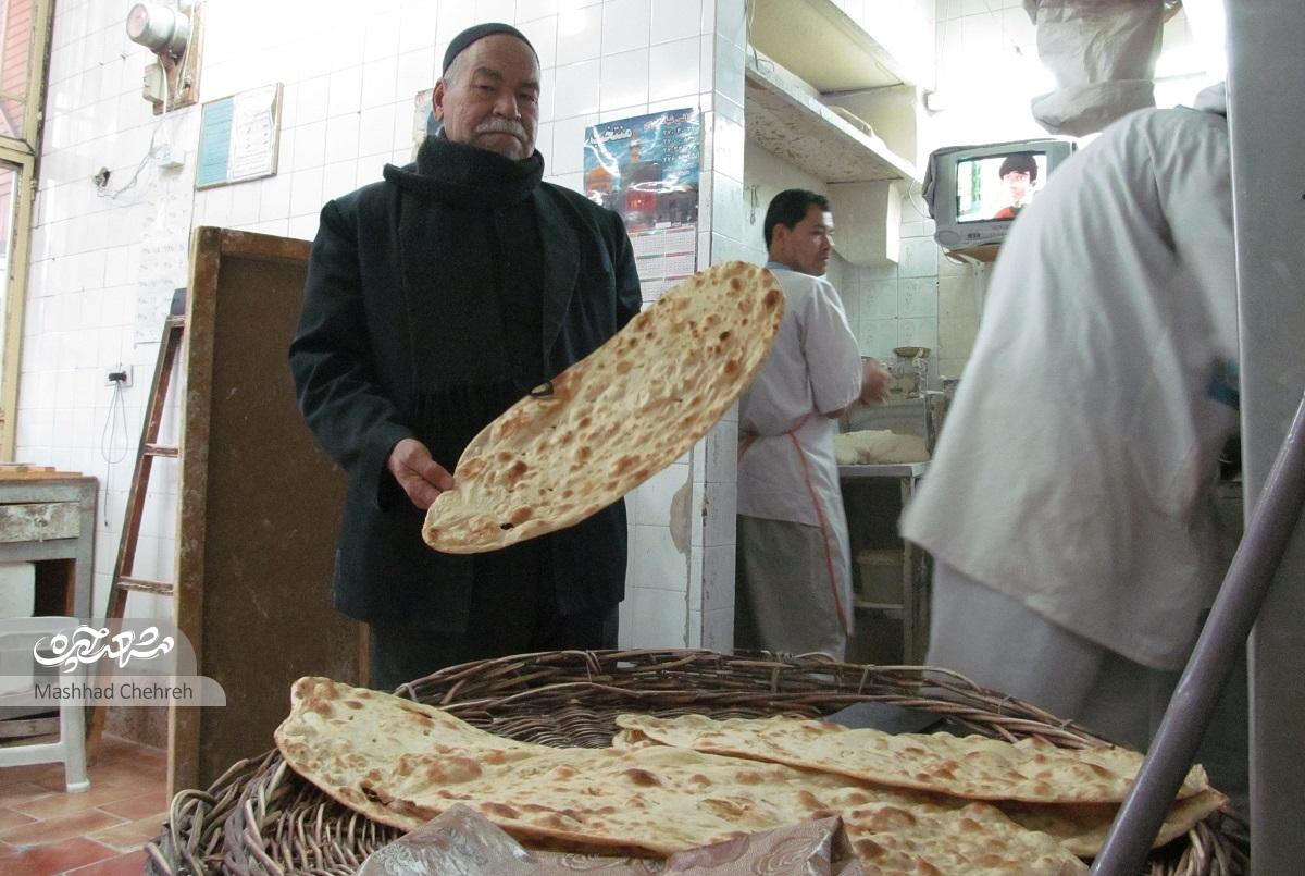 حاج‌حسین نانوا؛ نان عراقی را به محله طلاب آورد