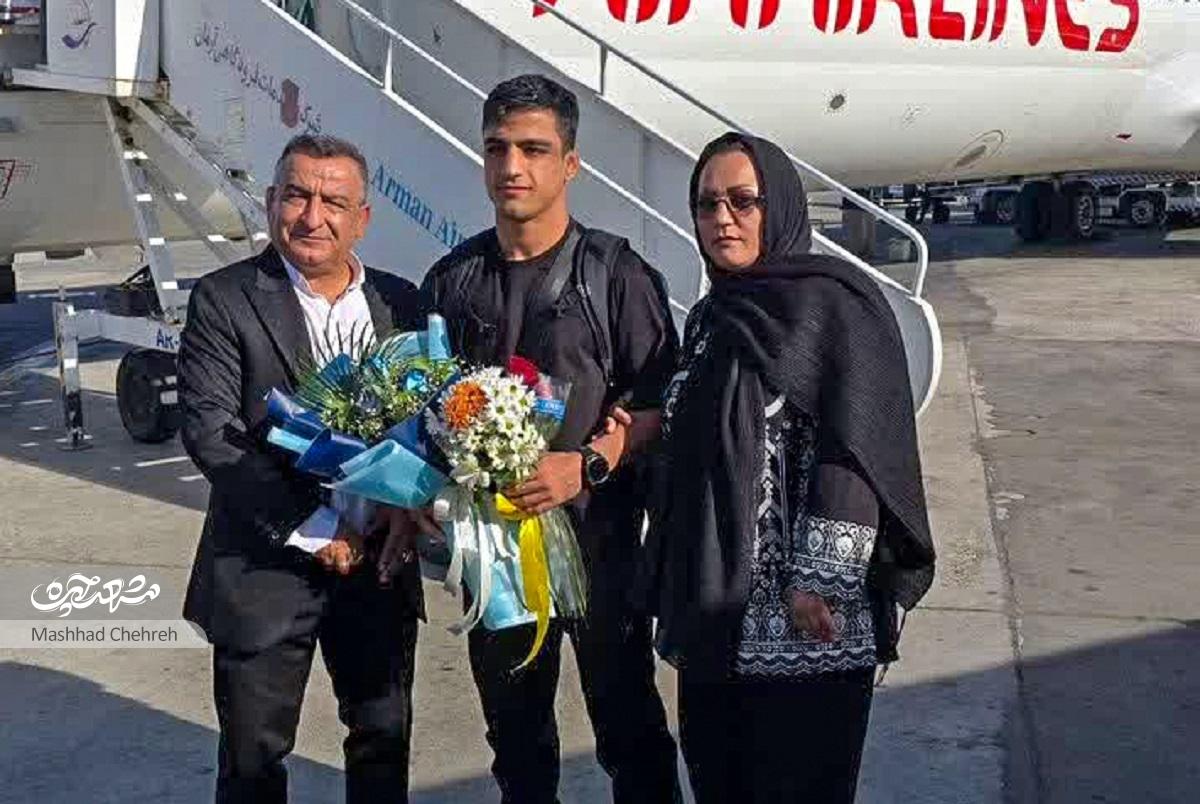 گفتوگو با نائبقهرمان کشتی جهان را بخوانیدو از حمایتهای خانوادهاش شگفتزده شوید گفتوگو با نائبقهرمان کشتی جهان را بخوانیدو از حمایتهای خانوادهاش شگفتزده شوید