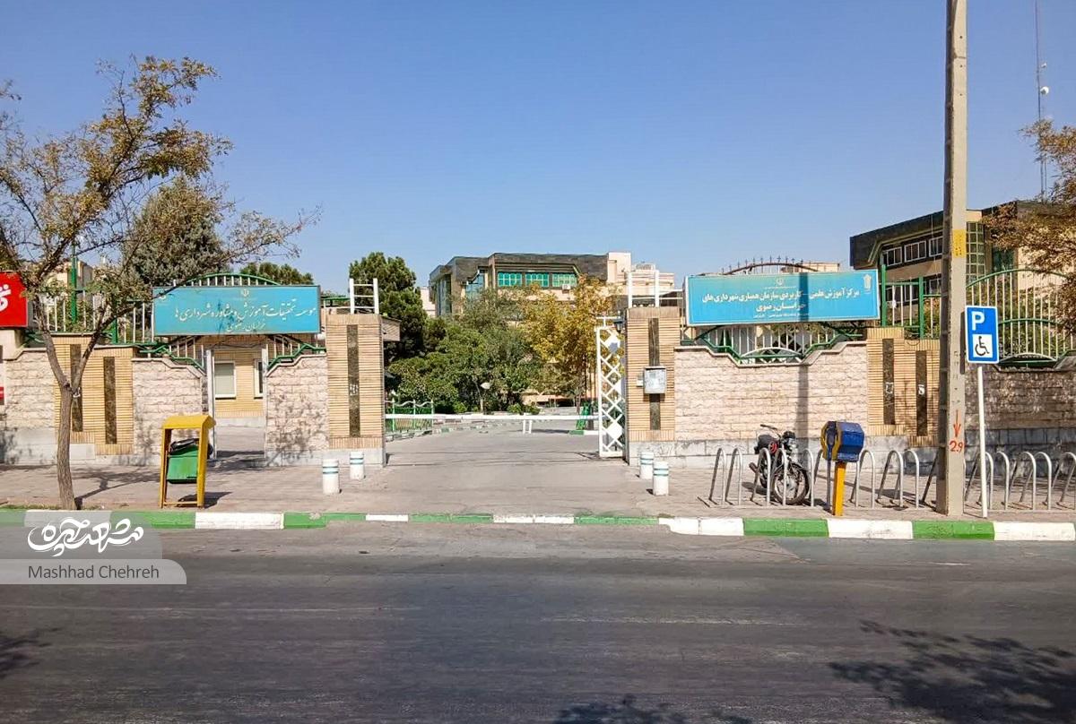 «دنیای هنر» و آموزش در دلاوران ۷ «دنیای هنر» و آموزش در دلاوران ۷