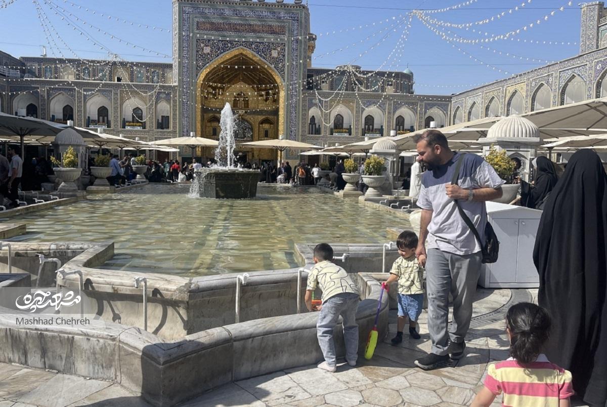 آب‌نمای صحن آزادی حرم‌رضوی، برای کودکان خاطره‌ساز است