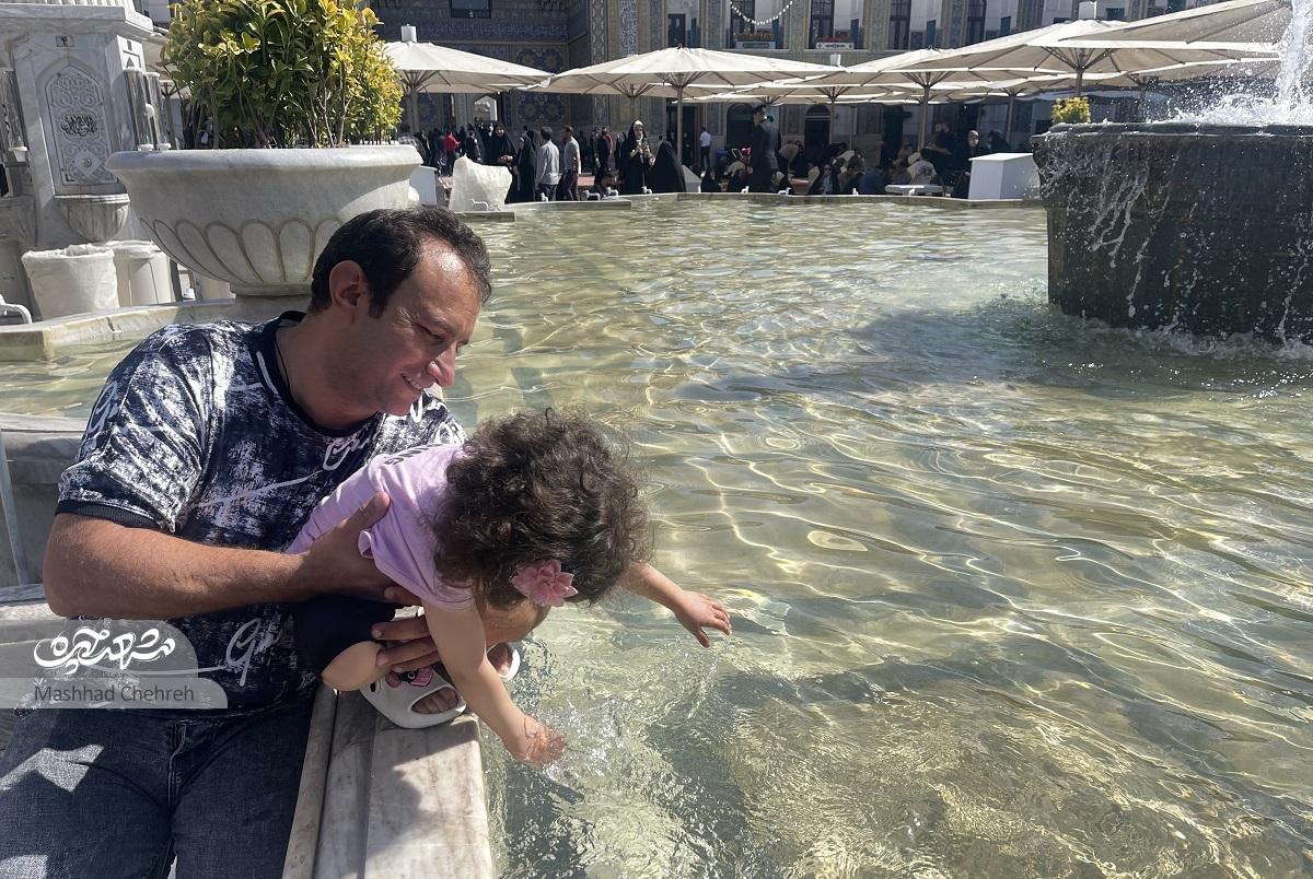 نشاط بازی کودکانه در صحن آزادی حرمرضوی نشاط بازی کودکانه در صحن آزادی حرمرضوی