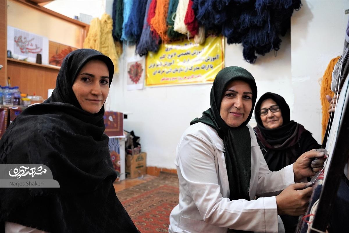 داستان زندگی زهره یزدی از کودکی تا صادرات فرش داستان زندگی زهره یزدی از کودکی تا صادرات فرش