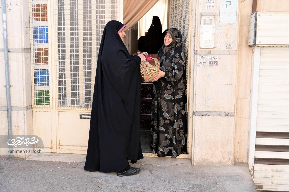 خانواده نیکوکار دریادل با دلهای دریاییشان سیسمونی درست میکنند خانواده نیکوکار دریادل با دلهای دریاییشان سیسمونی درست میکنند