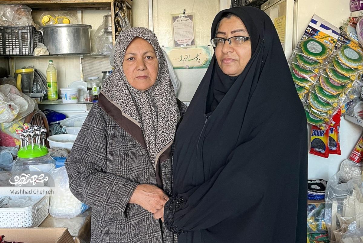 زهرا ربانی، از اولین ساکنان الهیه میگوید که رفتار دوستانه همسایهها نقطه امید محلههای خلوت و خاکی بود ساده و صمیمی در محله زهرا ربانی، از اولین ساکنان الهیه میگوید که رفتار دوستانه همسایهها نقطه امید محلههای خلوت و خاکی بود ساده و صمیمی در محله