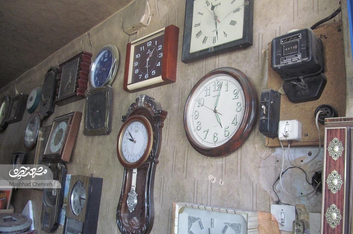 ساعتساز محله راه آهن نیم قرن تجربه کار دارد ساعتساز محله راه آهن نیم قرن تجربه کار دارد