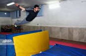 کرمیان با پارکور شهرنوردی می‌کند