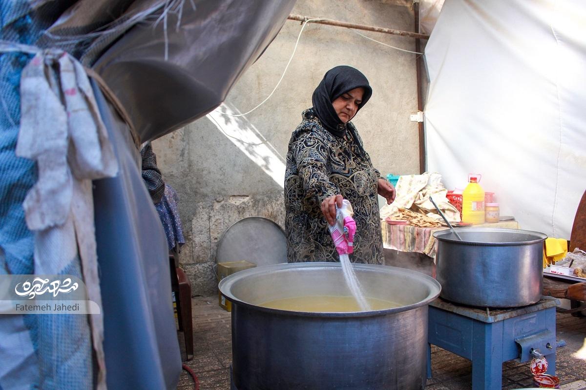 زهرا شادمان ۳ سال است برای نیازمندان غذا می‌پزد