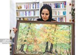 زهره موسوی با نقاشی‌هایش در طبیعت سیر می‌کند