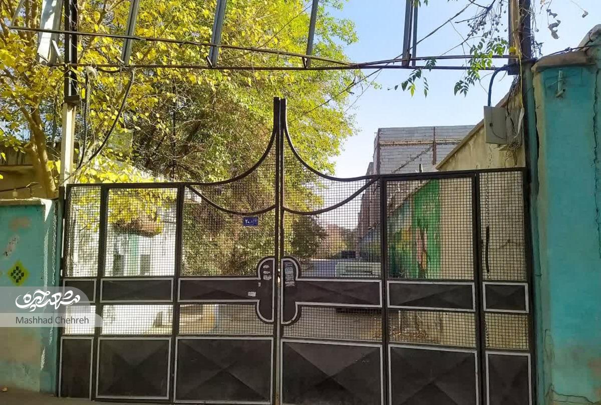 کوچه «قلعه گوسُلوک» در محله کارمنداناول کوچه «قلعه گوسُلوک» در محله کارمنداناول