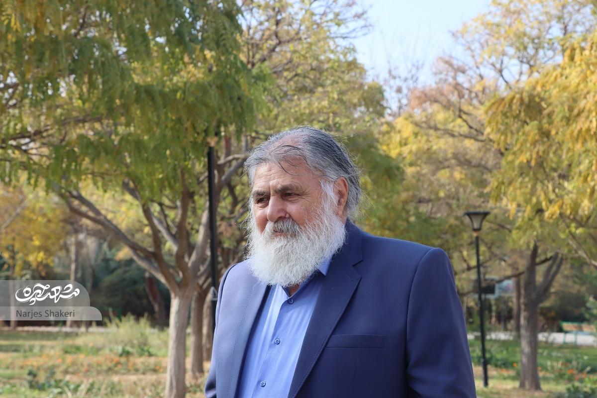 همیشه علاقه خودم را به صحنه میبرم همیشه علاقه خودم را به صحنه میبرم