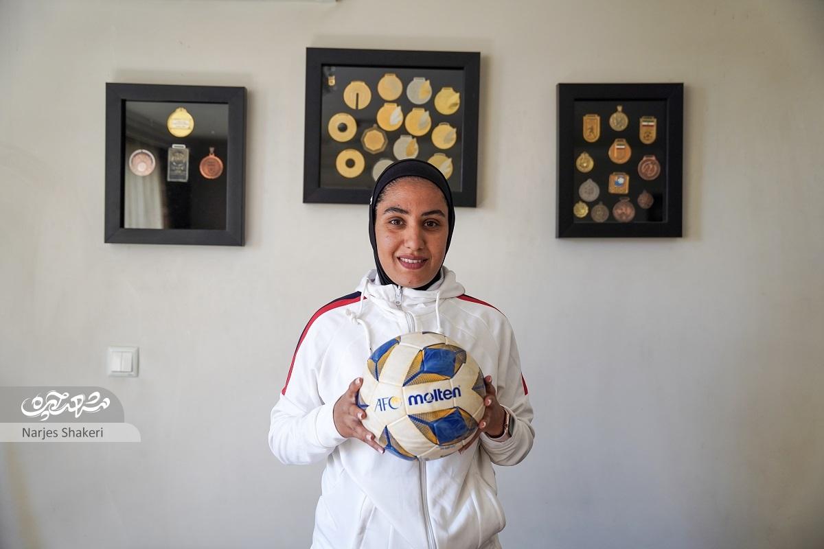 سمانه چهکندی ۱۵ سال شماره ۱۱ تیم ملی فوتبال را بر تن داشت سمانه چهکندی ۱۵ سال شماره ۱۱ تیم ملی فوتبال را بر تن داشت