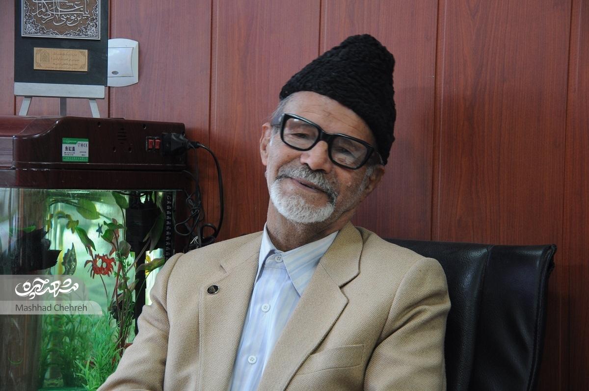 مغازه‌دار محله راهنمایی خاطرات سفر را کتاب‌ کرده است