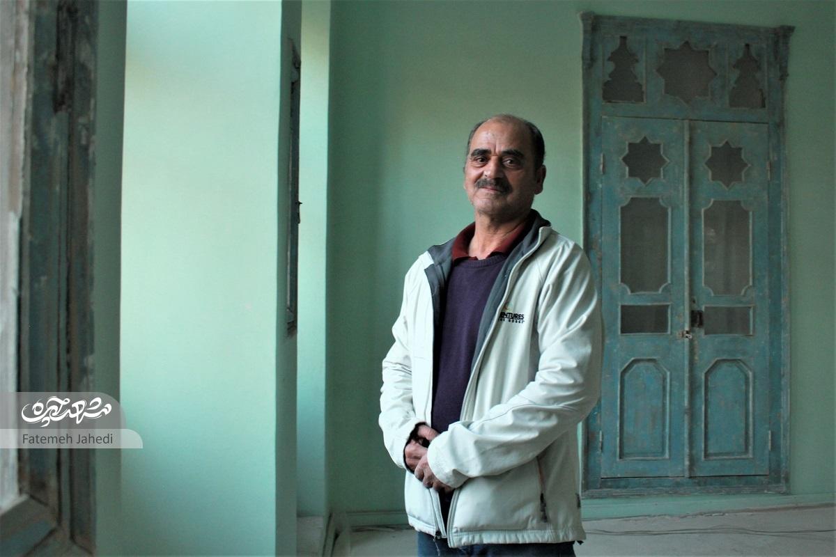 فریدون مالکی ۲ دهه است با همتش دیوارهای تاریخ مشهد را از نو ساخته است فریدون مالکی ۲ دهه است با همتش دیوارهای تاریخ مشهد را از نو ساخته است