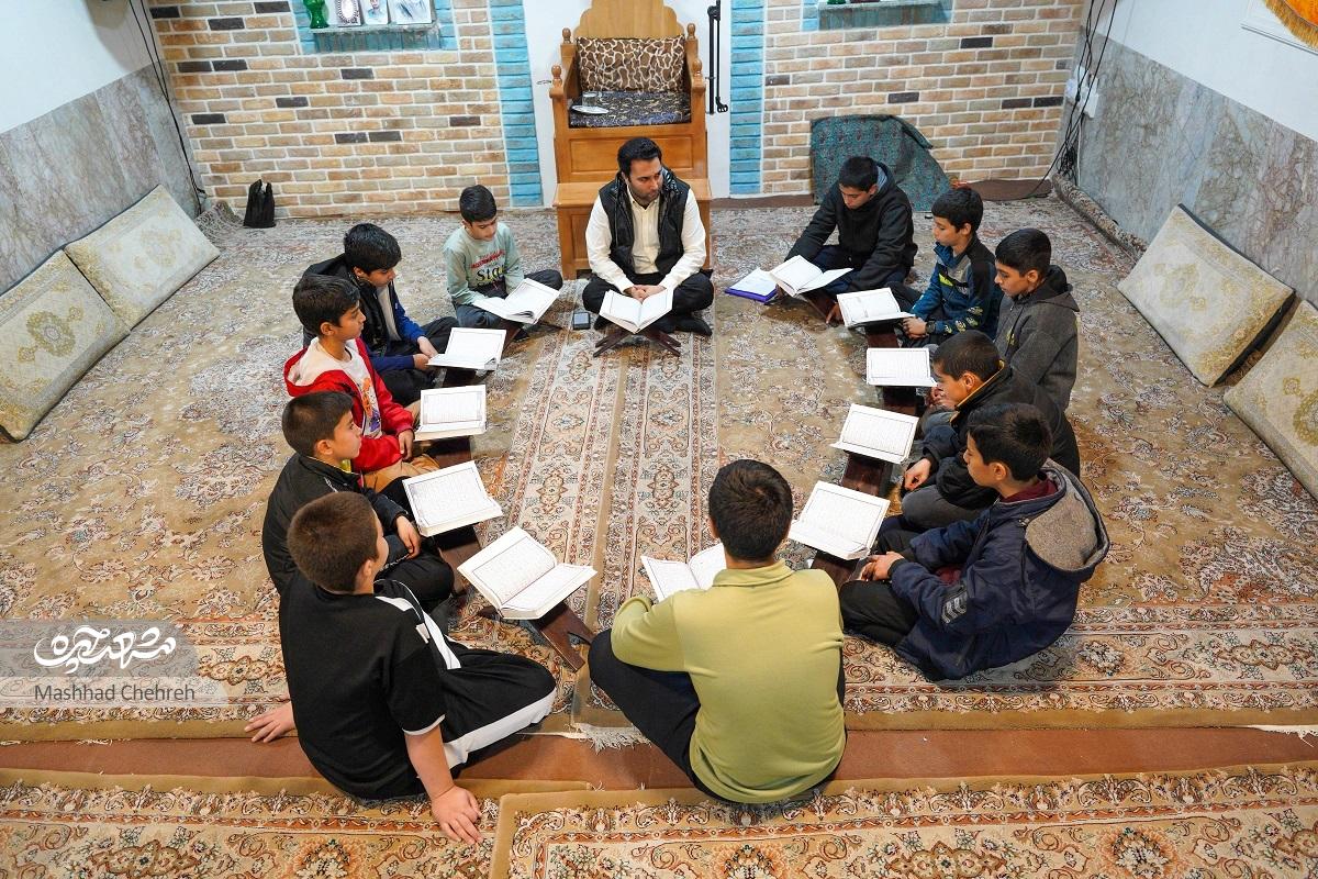 روایت مسیر نوزدهساله سیدمهرداد صالحی، قاری جوان محله رده که عشق به قرآن را به نسل جدید منتقل میکندجادوی تشویق استاد روایت مسیر نوزدهساله سیدمهرداد صالحی، قاری جوان محله رده که عشق به قرآن را به نسل جدید منتقل میکندجادوی تشویق استاد