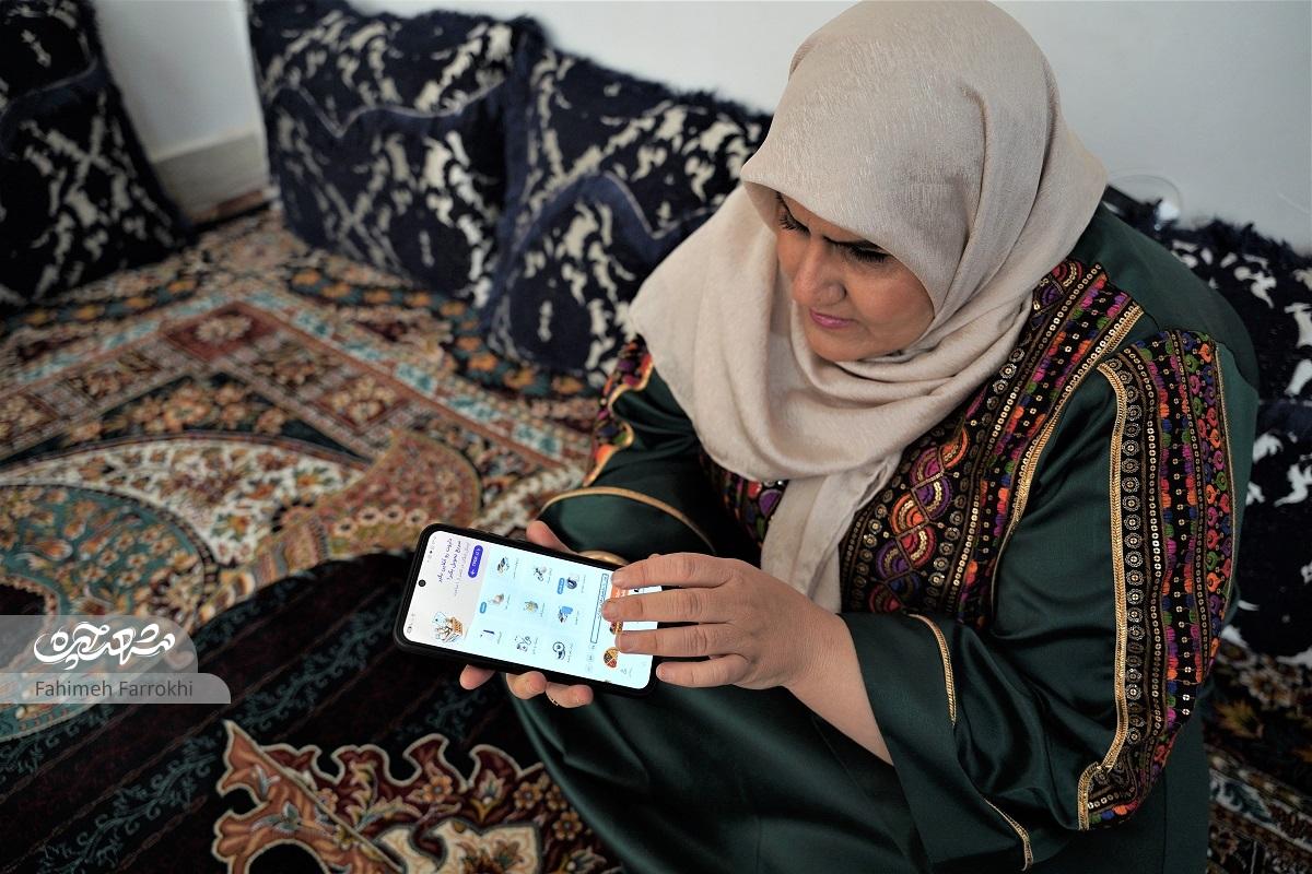 راضیه هنرمند؛ بانوی روشندلی که با اراده زندگیاش را ساخته است راضیه هنرمند؛ بانوی روشندلی که با اراده زندگیاش را ساخته است