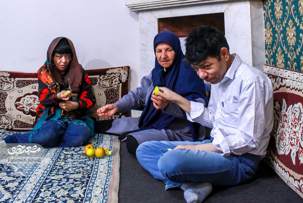 مادر، مثل «شیرین مصطفایی»