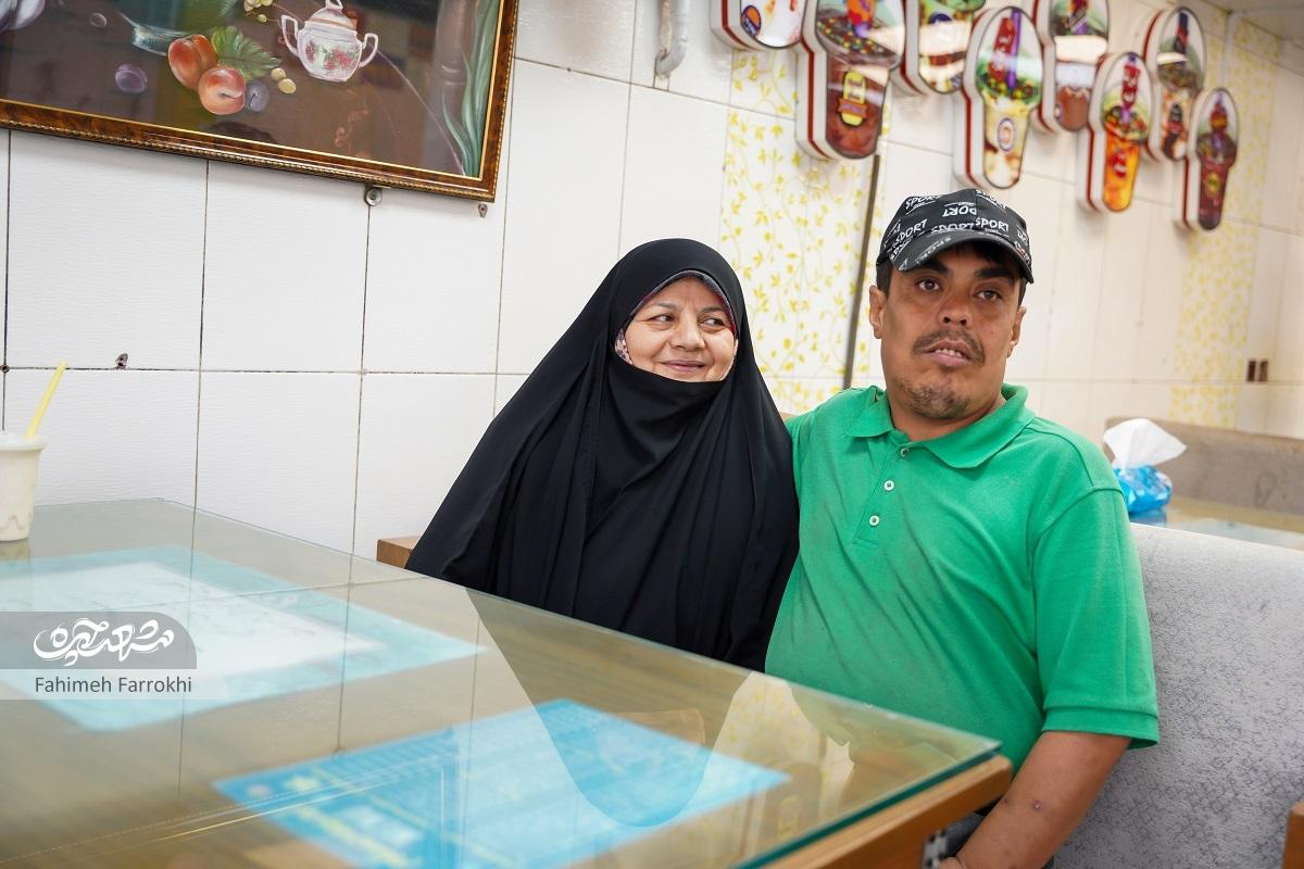 بی‌بی‌اقدس‌ موسوی بیش از ۳ دهه مرهم درد فرزندان معلولش بوده است