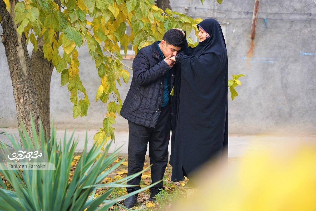 بی‌بی‌اقدس‌ موسوی بیش از ۳ دهه مرهم درد فرزندان معلولش بوده است