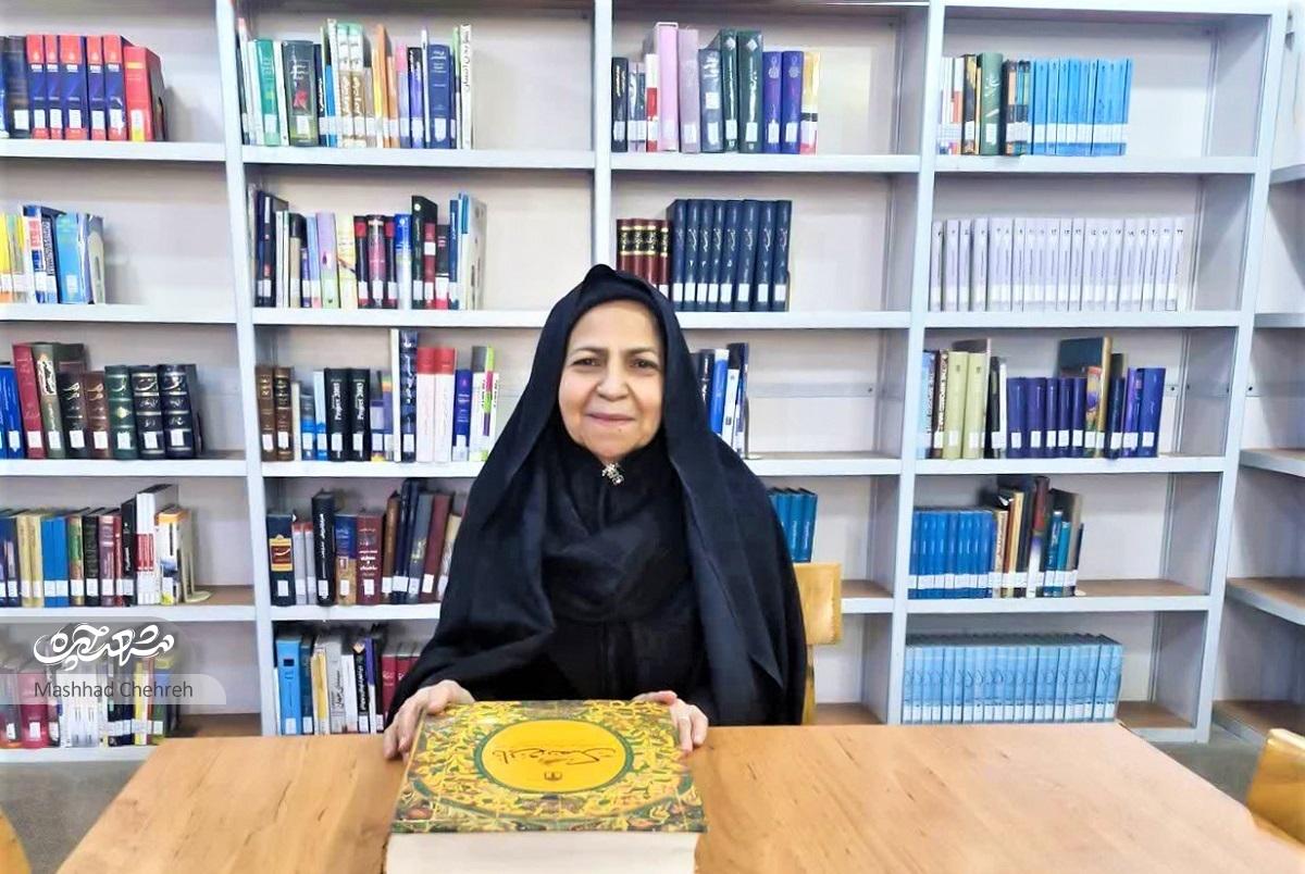 زهرا عباسی هزار جلد کتاب به امانت گرفته است