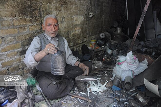 حاجی کرباسی با زنگوله‌سازی ۹۹ فرزند، نوه‌ و نتیجه‌ را بزرگ کرده است