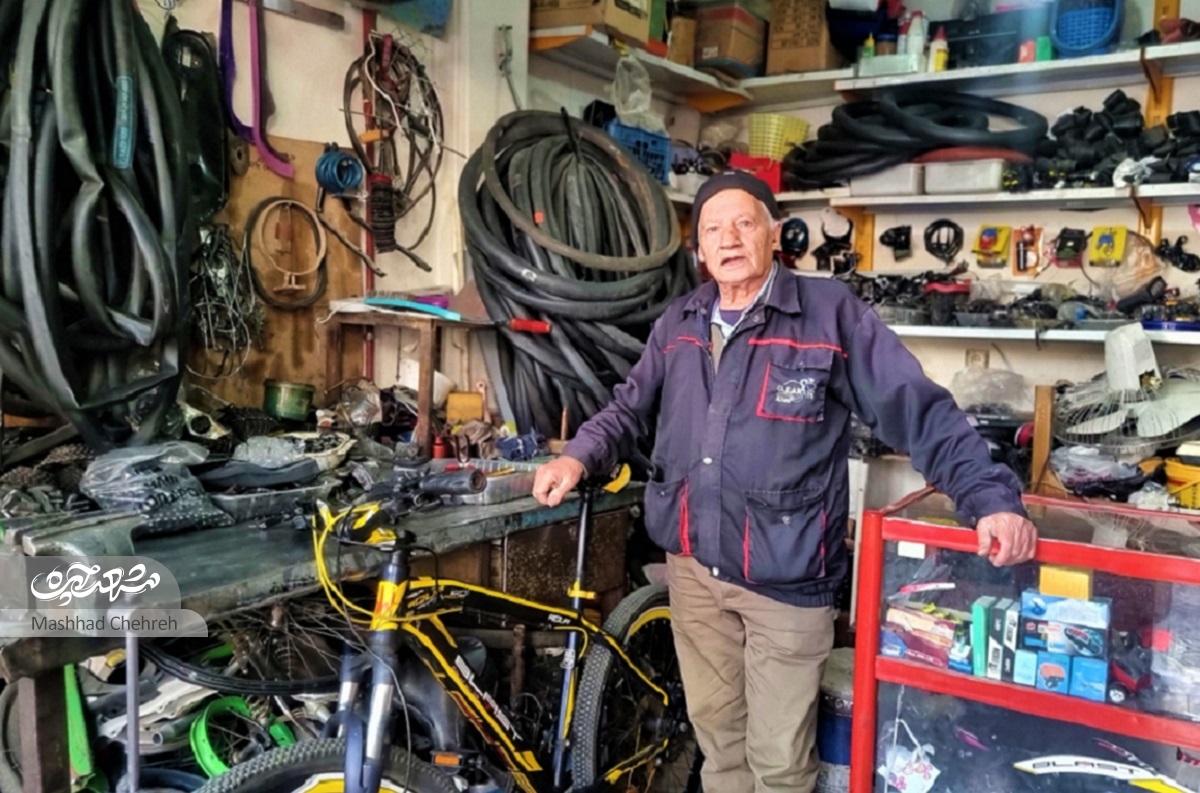 روزگار آرام حسن کافیان، تعمیرکار قدیمی دوچرخه روزگار آرام حسن کافیان، تعمیرکار قدیمی دوچرخه