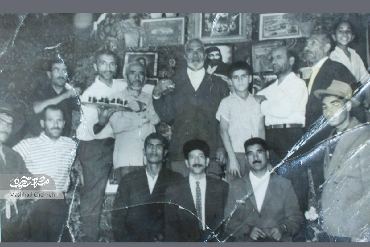 چراغ هیئت متحده شاهزاده علیاصغر (ع) از دهه ۲۰ به دست ۳ نسل روشن مانده استرسم دلدادگی از پدر به پسر چراغ هیئت متحده شاهزاده علیاصغر (ع) از دهه ۲۰ به دست ۳ نسل روشن مانده استرسم دلدادگی از پدر به پسر